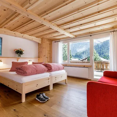 Han/Misafirhane Casa La Roda, Via Da Scola 2